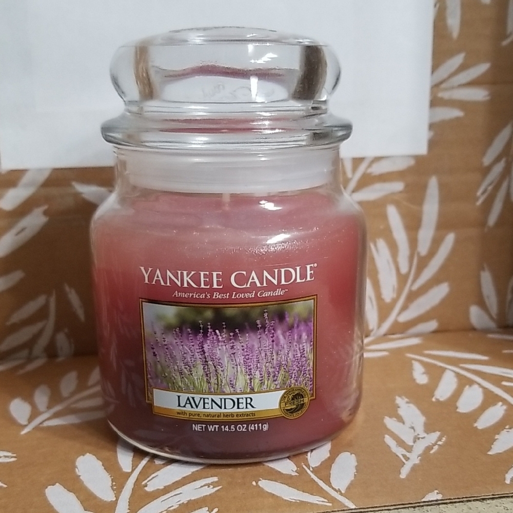 Yankee Candle Lavender Scented Jar - NWT